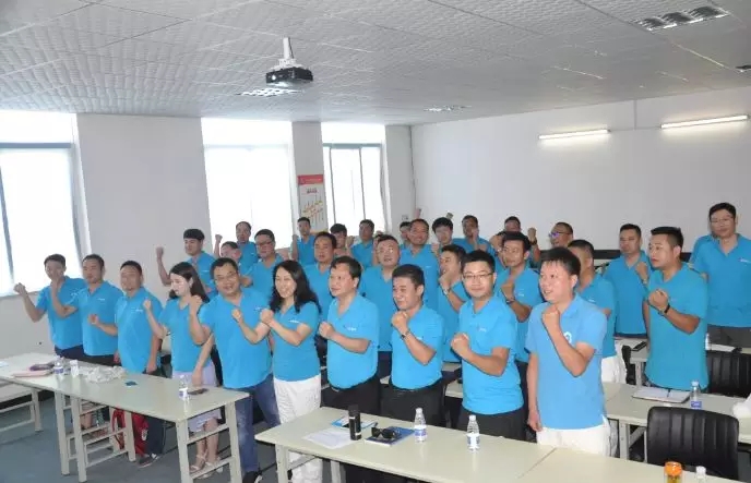 勇迎挑戰(zhàn) 萬眾一心∣華俄激光2018上半年總結(jié)暨銷售會(huì)議圓滿結(jié)束